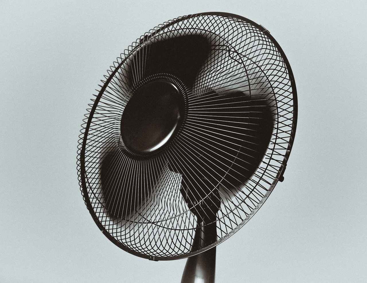 Health Tips for Using a Fan on Hot Summer Nights